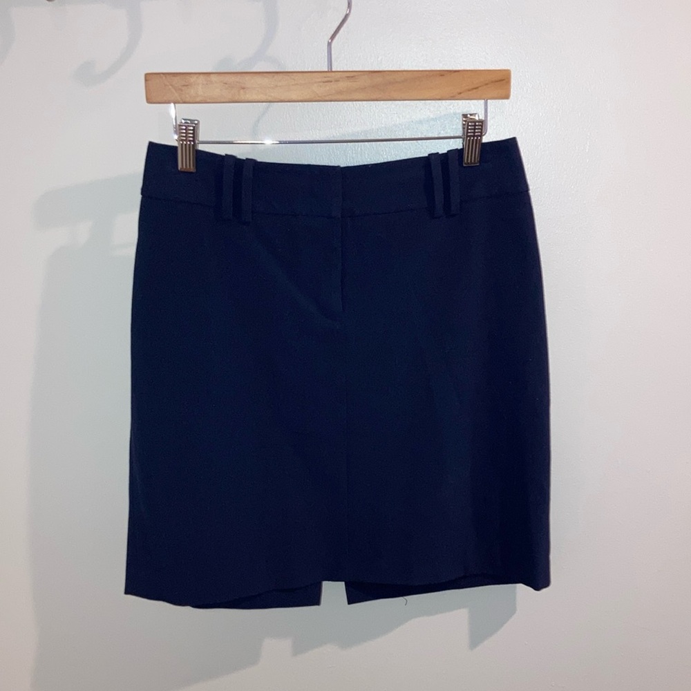 2/$30 💙 Limited pencil skirt 💙 size 6